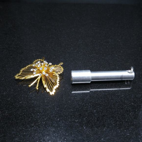 Vintage Monet Gold Tone Wire Butterfly Brooch, Clear Rhinestones Center - Picture 8 of 10